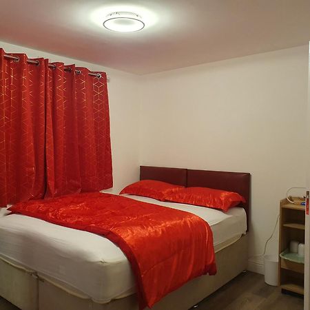 Amh Hotel - Greenford Station Northolt  Esterno foto